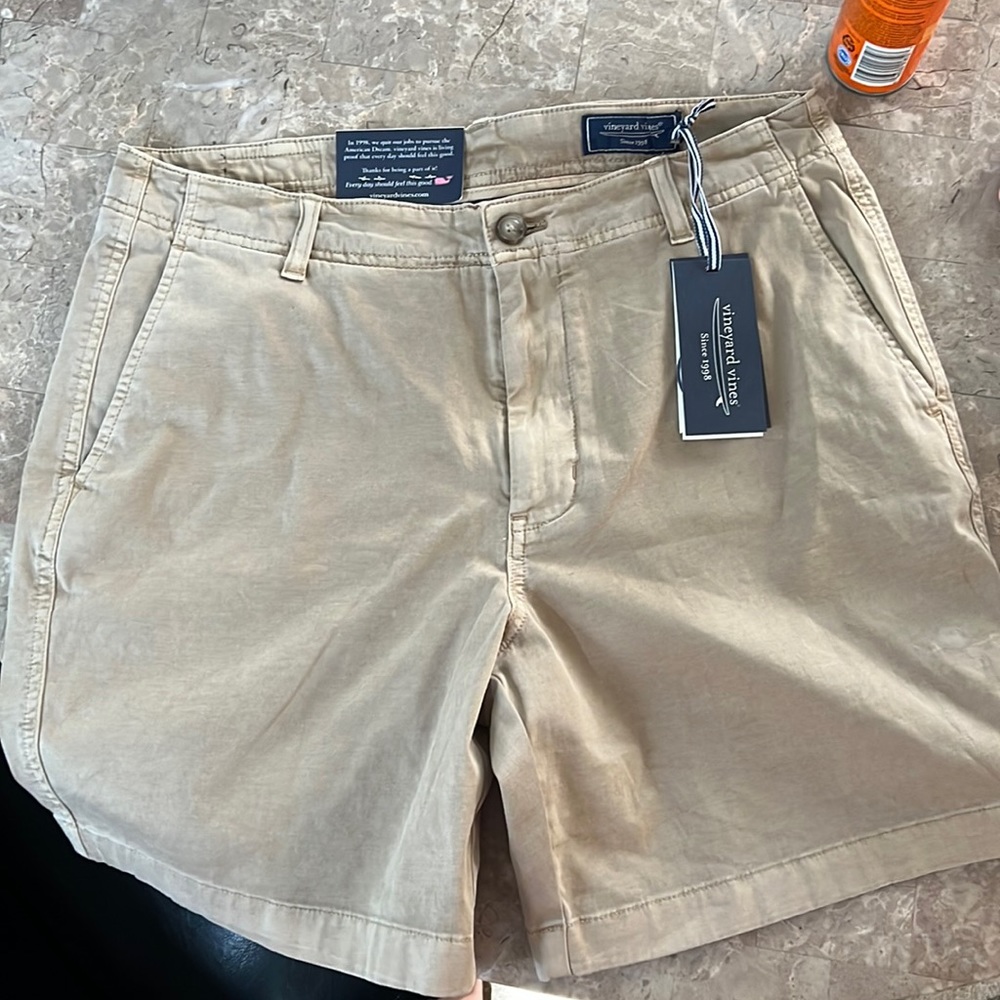 NWT ISLAND SHORTS VINEYARD VINES 7”